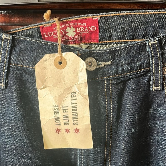 NWT Lucky Brand 38x32 Low Rise Slim Fit Straight Leg Jeans - Picture 3 of 6